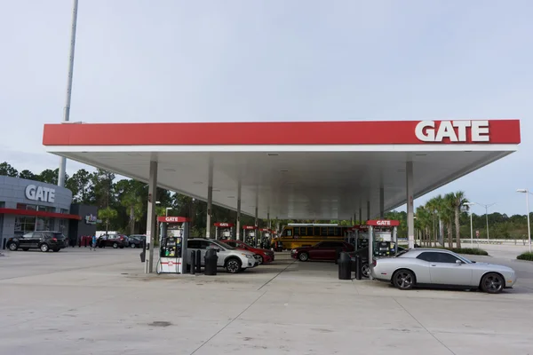 Puerta gasolinera — Foto de Stock