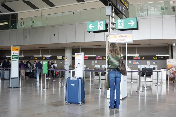 Um aeroporto na Europa — Fotografia de Stock