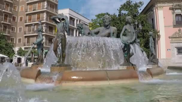 La fontana Turia in Plaza de la Virgen a Valencia, Spagna . — Video Stock