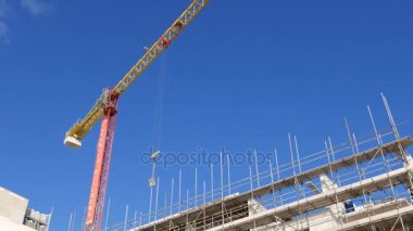 Bir şantiye Sliema, Malta için çalıştığı Vinçler