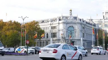 Madrid, İspanya - 27 Kasım 2017: Communications sarayda Madrid Plaza de Cibeles. 1909 yılında ama 2007 yılından bu yana Genel Müdürlük İspanyolca postane tasarlanan bu ofisleri Madrid Kent Konseyi housed.