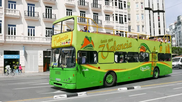 Autobús de viaje de la ciudad de Valencia — Foto de Stock