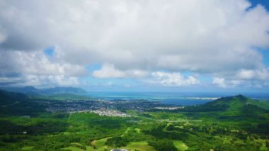 Oahu Pali üzerinden bakan 