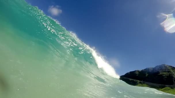 Wide Angle View of Waimeas Falls — Stockvideo