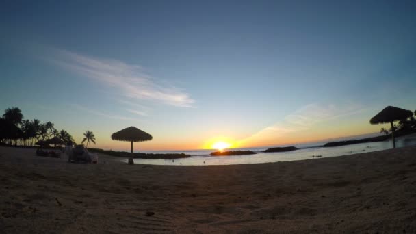 Time Lapse Bellissimo tramonto dalla spiaggia alle Hawaii — Video Stock