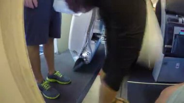 Zaman atlamalı uçak yatılı insan