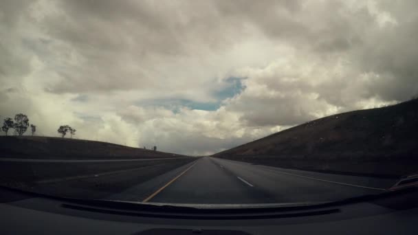 Jazdy Samochodzie Widok Pulpitu Nawigacyjnego Materiału Samochód Jazdy Dół Autostrady — Wideo stockowe