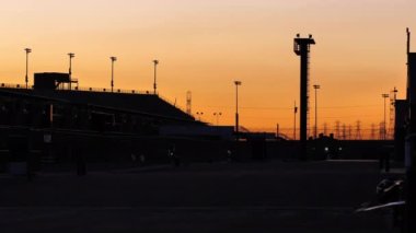 Gün batımında Boş Yarış Parçası