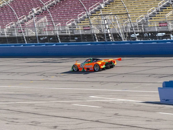 Mazda Forgó Meghajtású Versenyautók Futó Versenypályán Auto Club Speedway Kaliforniában — Stock Fotó