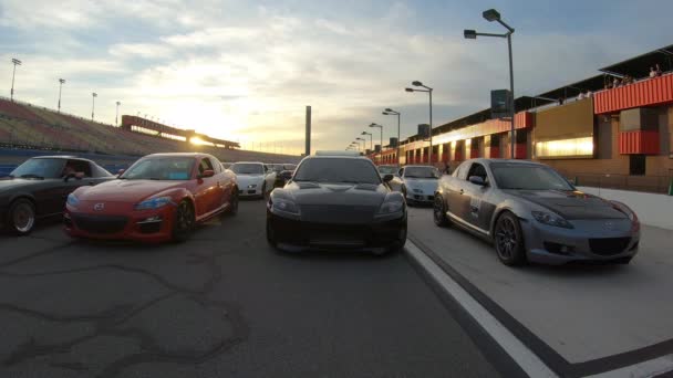 Fontana Kaliforniya Abd Kasım 2018 Mazda Araçları Parade Lap Için — Stok video