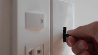 Elektrikler kesildi. Işık yok. 4k