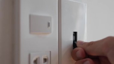 Elektrikler kesildi. Işık yok. 4k