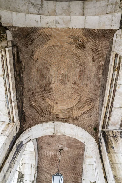Arche van steen in de stad Aranjuez — Stockfoto
