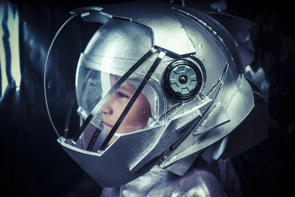 Menino jogando para ser um astronauta — Fotografia de Stock