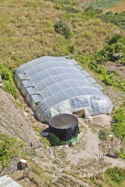 Tierras cultivadas en un paisaje rural —  Fotos de Stock