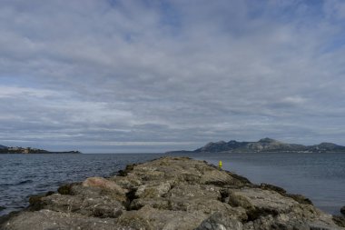 Dalgakıran deniz tarafından