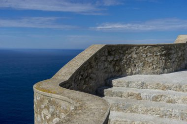 Sahilde Formentor deniz feneri