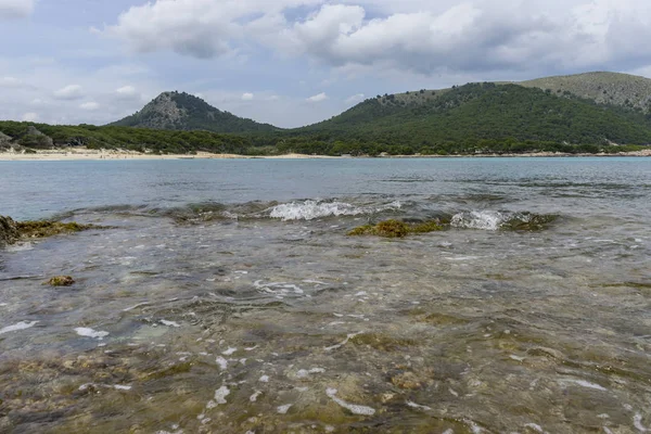 Rochas por mar Mediterrâneo — Fotografia de Stock