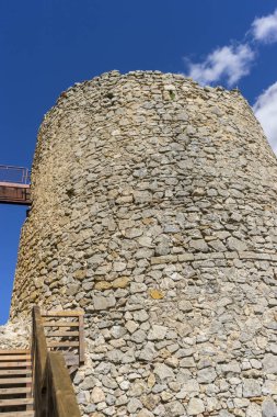 Antik ve görkemli kale