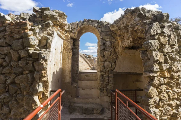 Castelo antigo e majestoso — Fotografia de Stock