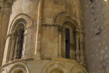 Katedral pinnacles ve tonoz ile