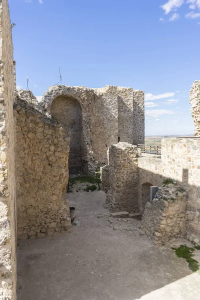 Muren van het middeleeuwse kasteel — Stockfoto