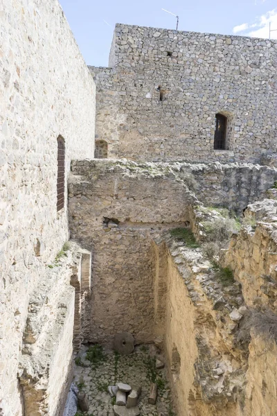 Außenseite der mittelalterlichen Burg — Stockfoto