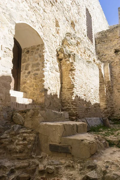 Außenseite der mittelalterlichen Burg — Stockfoto