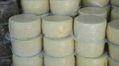 Toplu el yapımı peynir