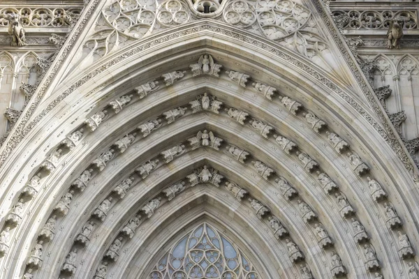 Фасад собора в Барселоне — стоковое фото