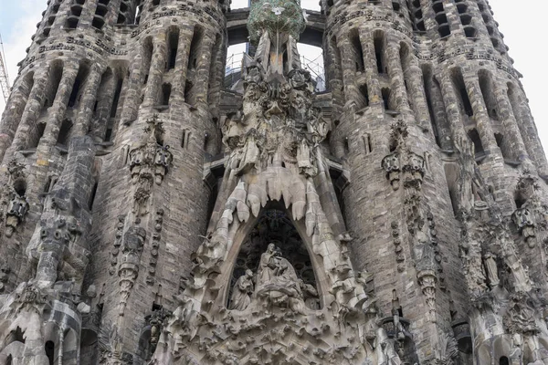 Temple of Sagrada Familia under construction — Stock Photo, Image