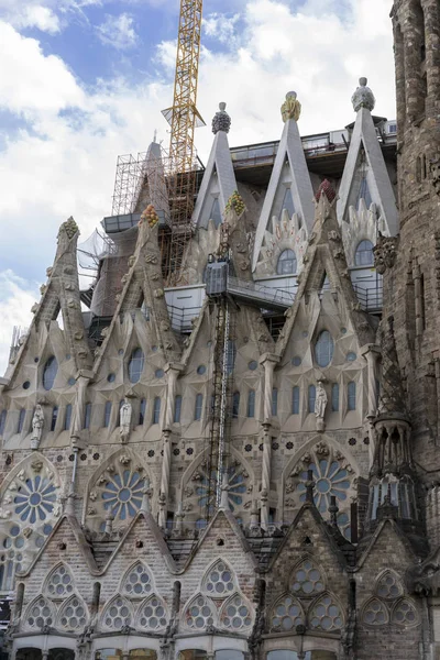 Kuil Sagrada Familia sedang dibangun — Stok Foto