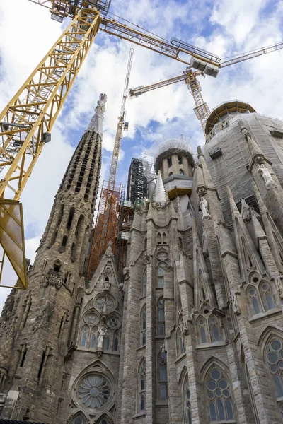 Temple of Sagrada Familia under construction — Stock Photo, Image