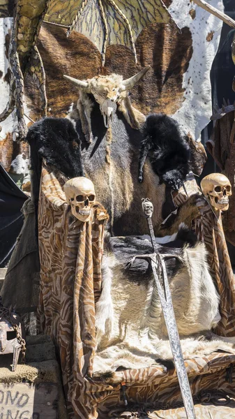 Throne of furs and skulls — Stock Photo, Image