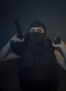 kurşun geçirmez yelek ve yün terörist