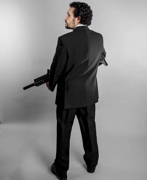 黒のスーツのビジネスマン — ストック写真
