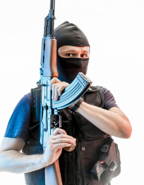 yün ile silahlı adam