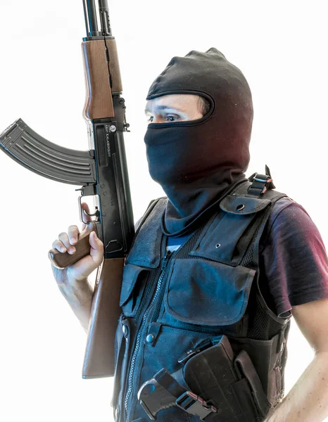 yün ile silahlı adam