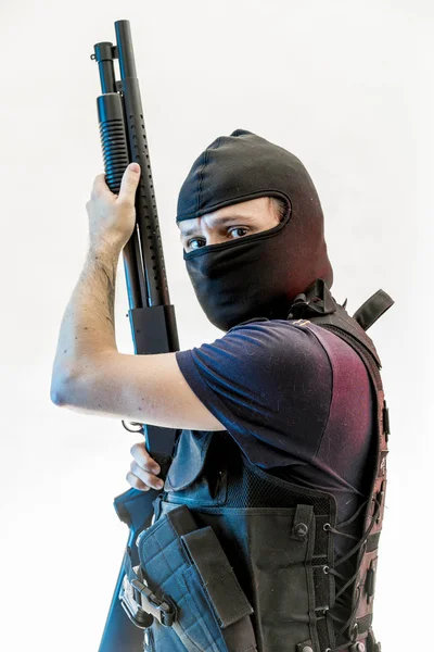 Man beväpnad med balaclava — Stockfoto