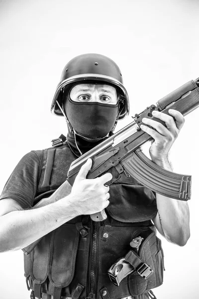 Man beväpnad med balaclava — Stockfoto