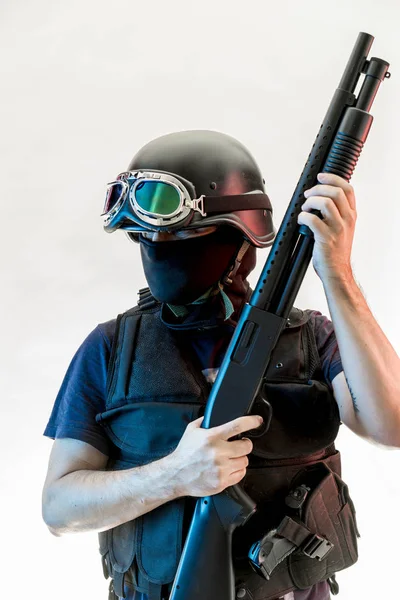 Man beväpnad med balaclava — Stockfoto