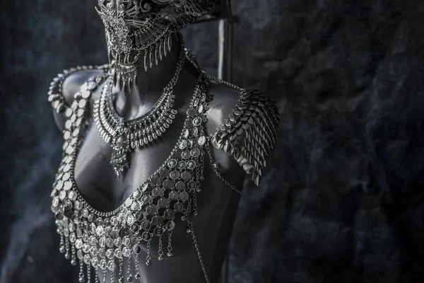 Pièce Faite Main Costume Bijoux Argent Avec Des Chaînes Des — Photo