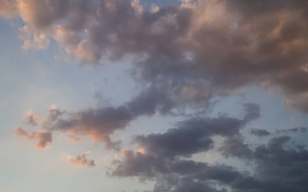 Небо Облаками Солнечным Светом Закате Красочные Веселые Обои Текстура — стоковое фото