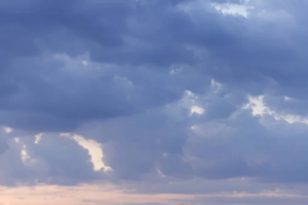 Wolkenlandschaft Himmel Mit Wolken Und Sonnenlicht Bei Sonnenuntergang Bunt Und — Stockfoto