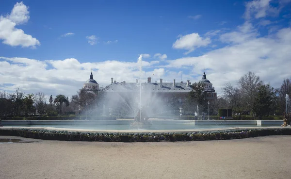 Bella Fontana Nel Giardino Della Città Aranjuez Situato Spagna — Foto Stock
