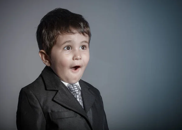 Eerste Werkgelegenheid Kleine Zakenman Bruinharige Jongen Gekleed Pak Stropdas Met — Stockfoto