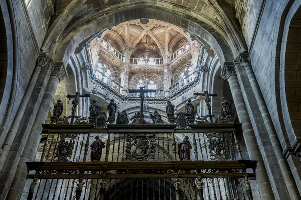 西班牙拉科鲁尼亚大教堂内的中世纪建筑拱门 哥特式风格 — 图库照片