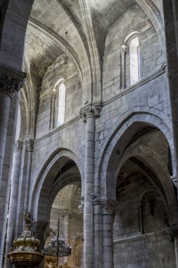 Gezi, ortaçağ Gotik mimarisinin bir katedral İspanya içinde. Taşlar ve güzel ashlars bir kubbe şekillendirme