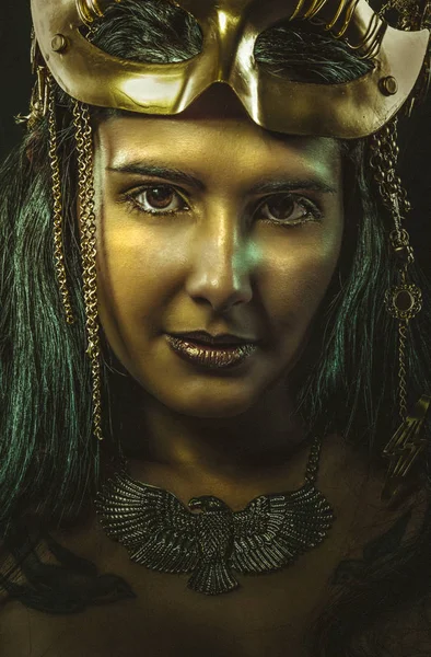 Egyptian Brunette Woman Golden Paint Intense Look Wearing Headdress Gold — Stock Photo, Image