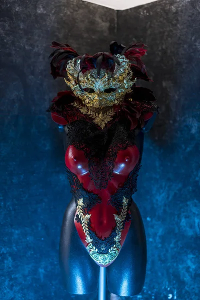 Masquerade Party Weneckiego Czerwona Maska Czerwony Gorset Kawałków Tkaniny Koronki — Zdjęcie stockowe